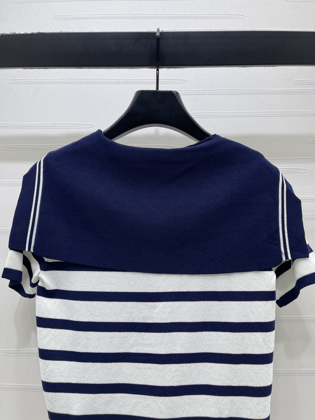 Women's short sleeves